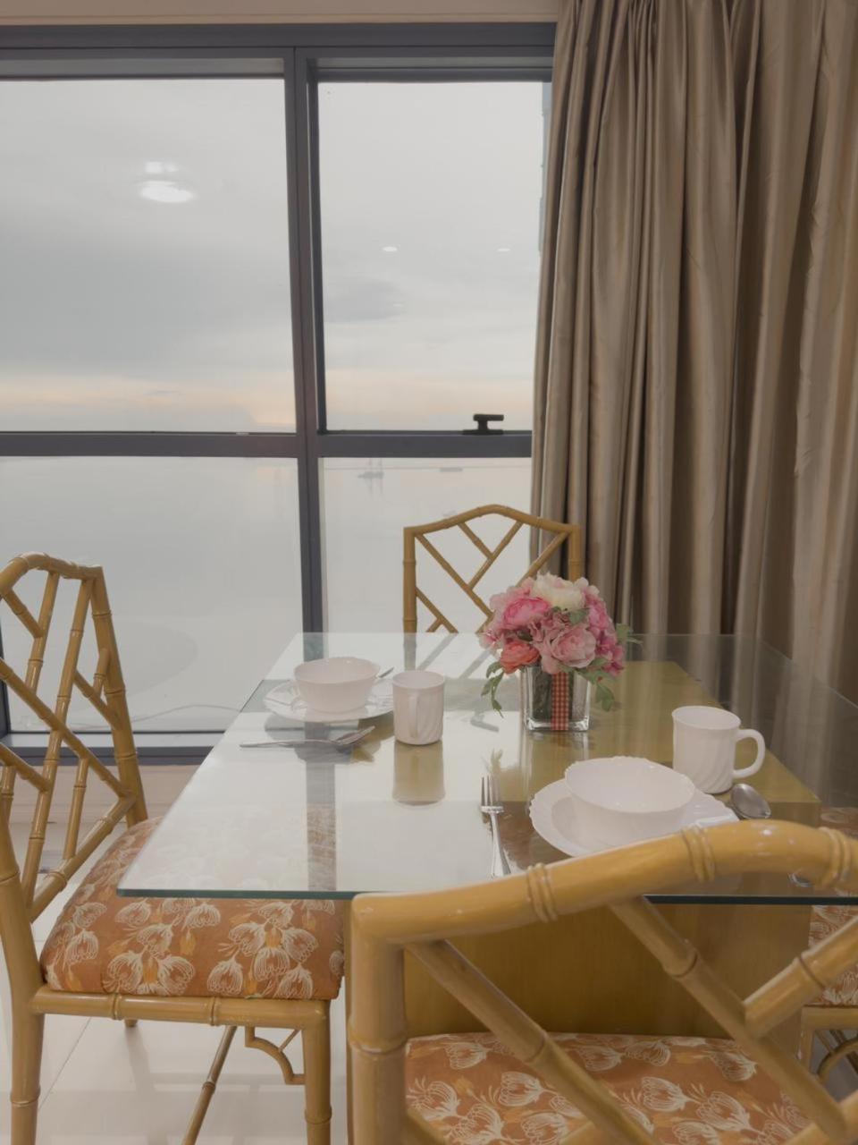 Appartamento Magnificent View Of Manila Bay, Roxas Blvd, Us Embassy Esterno foto